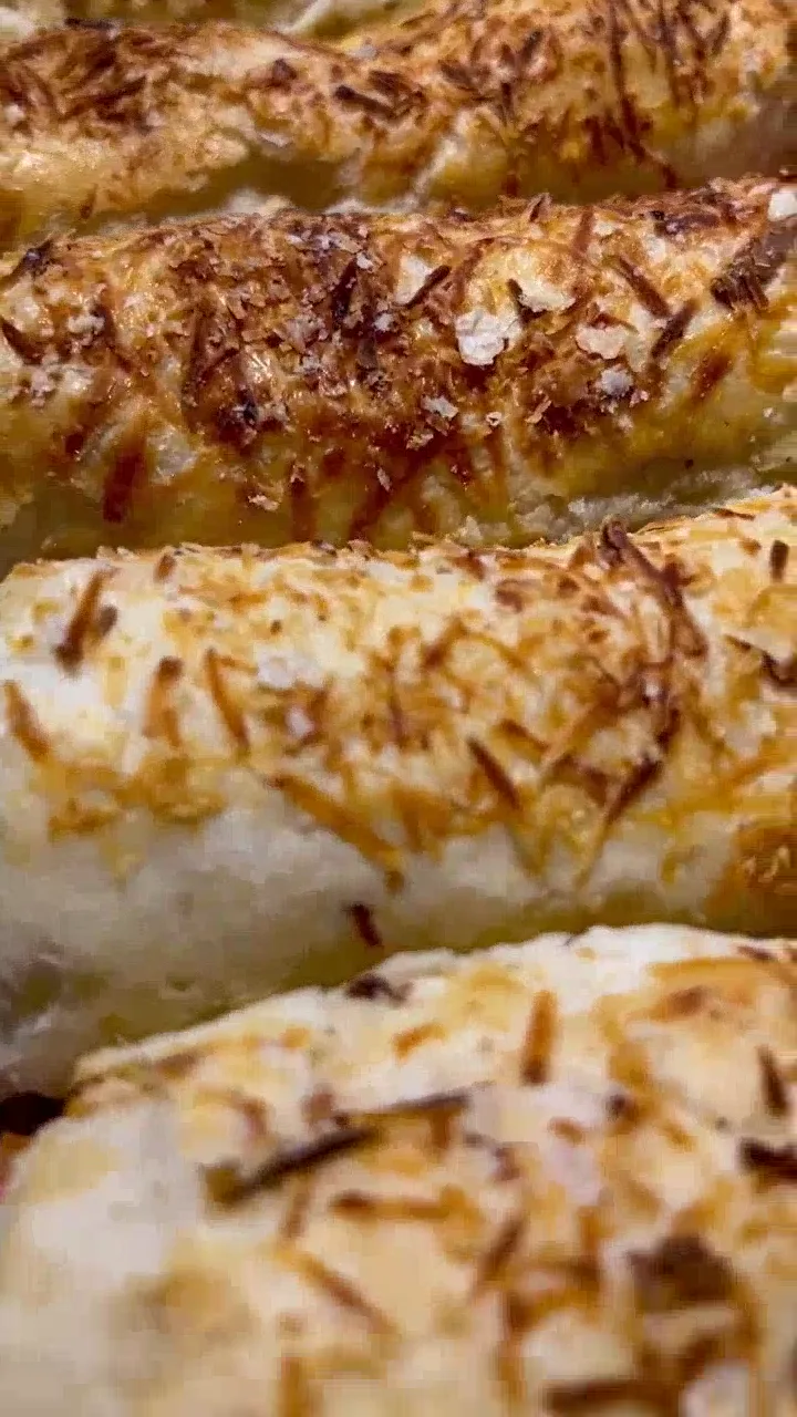 Elaboración de hojaldre artesanal en Pastelería Dulcita