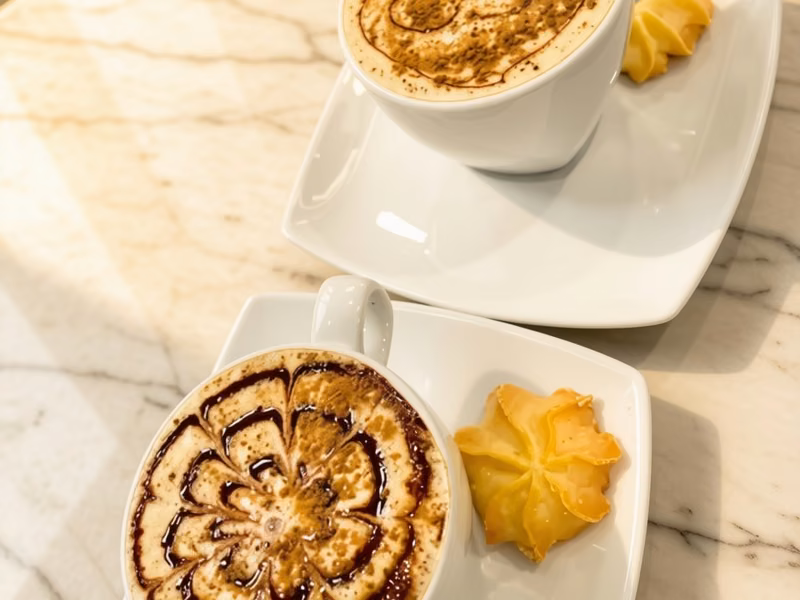 Capuchino de la cafetería en el menú de Pastelería Dulcita, Bogotá