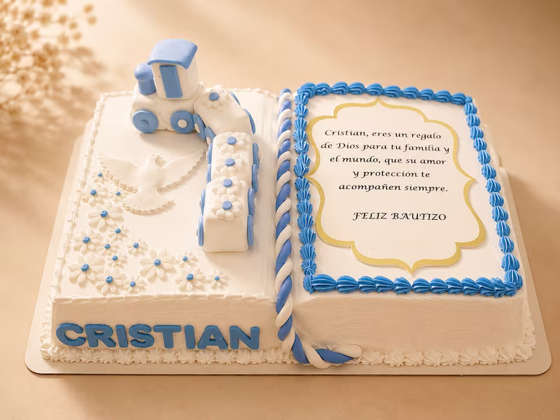 Torta elegante en fondant blanco para bautizo en Bogotá — Pastelería Dulcita