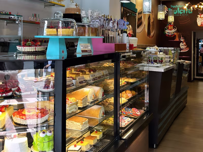 Fachada de Pastelería Dulcita sede Fontibón, Bogotá