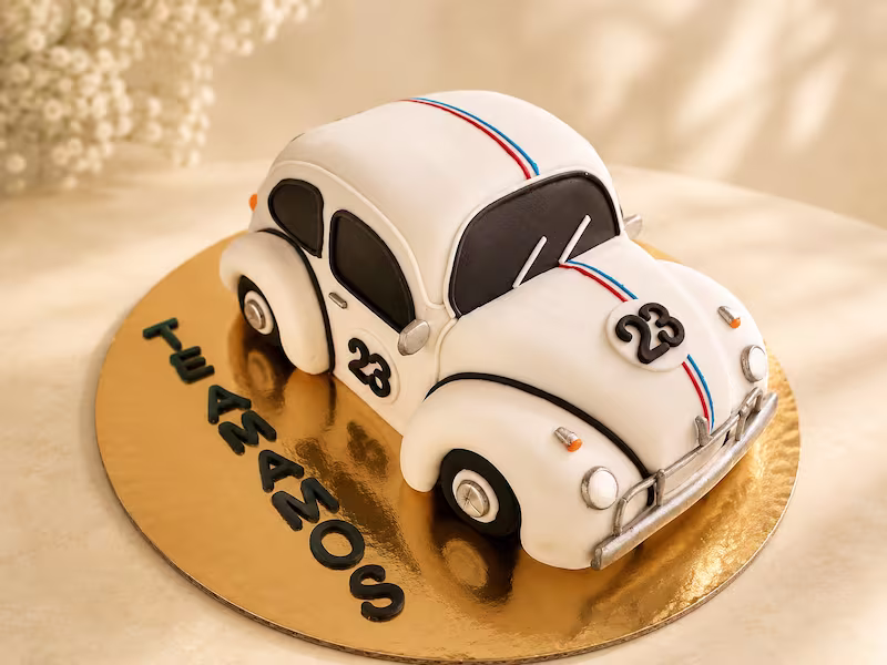 Torta con forma de carro personalizada en Bogotá — Pastelería Dulcita
